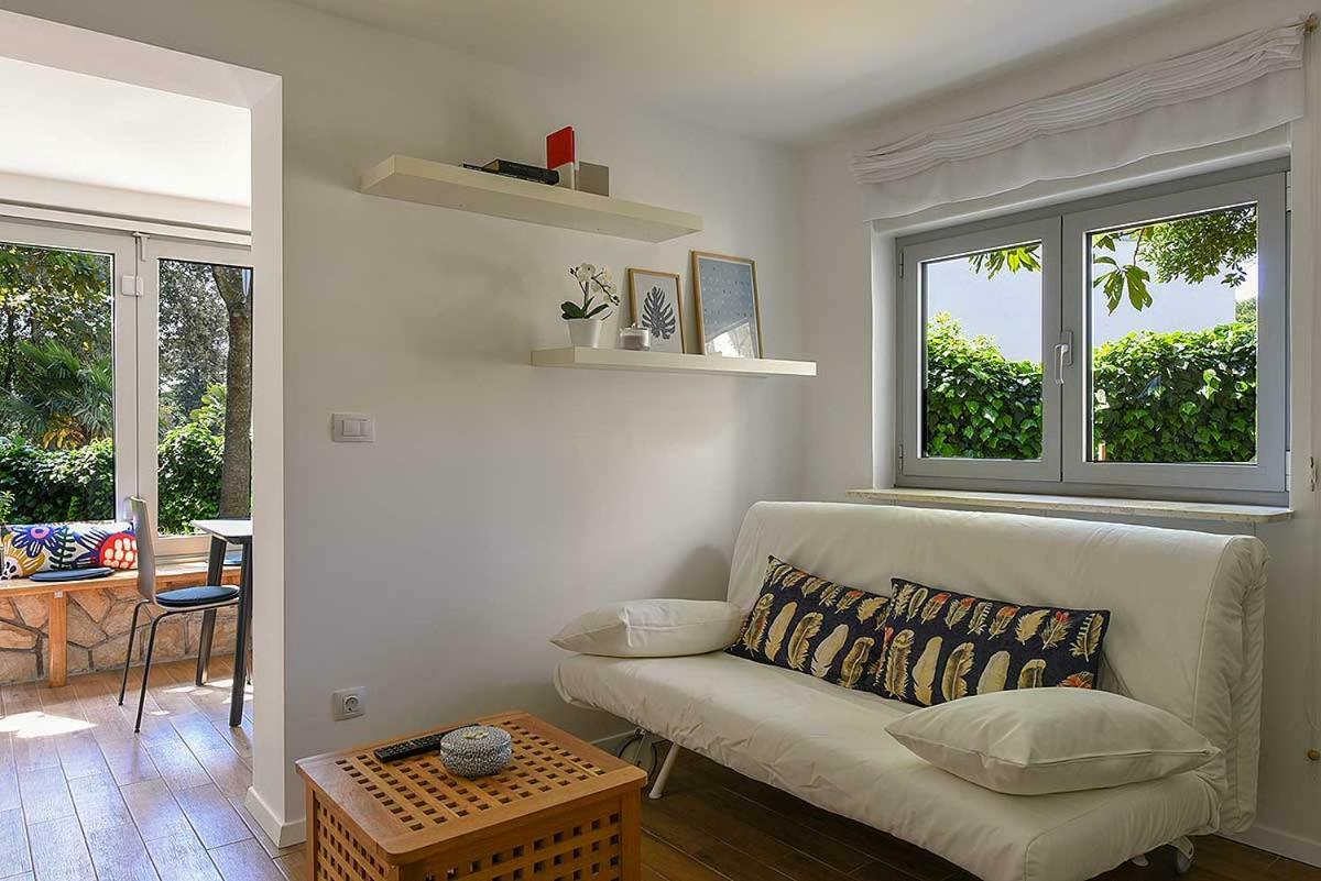 Apartment Balthazar Ровин Екстериор снимка