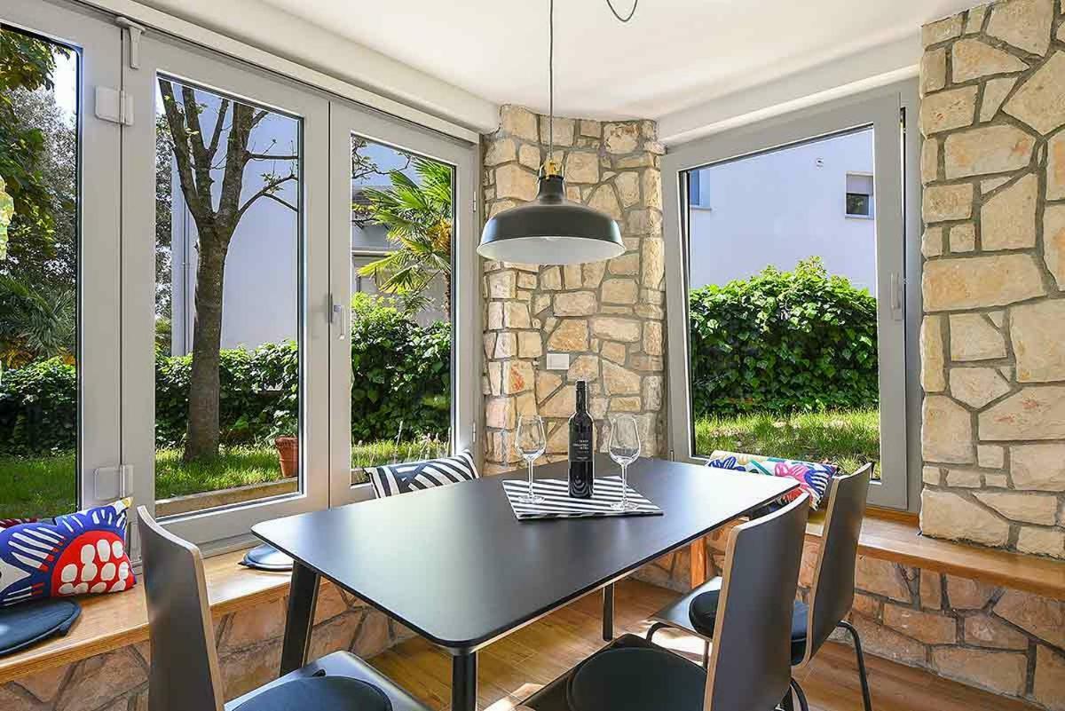 Apartment Balthazar Ровин Екстериор снимка