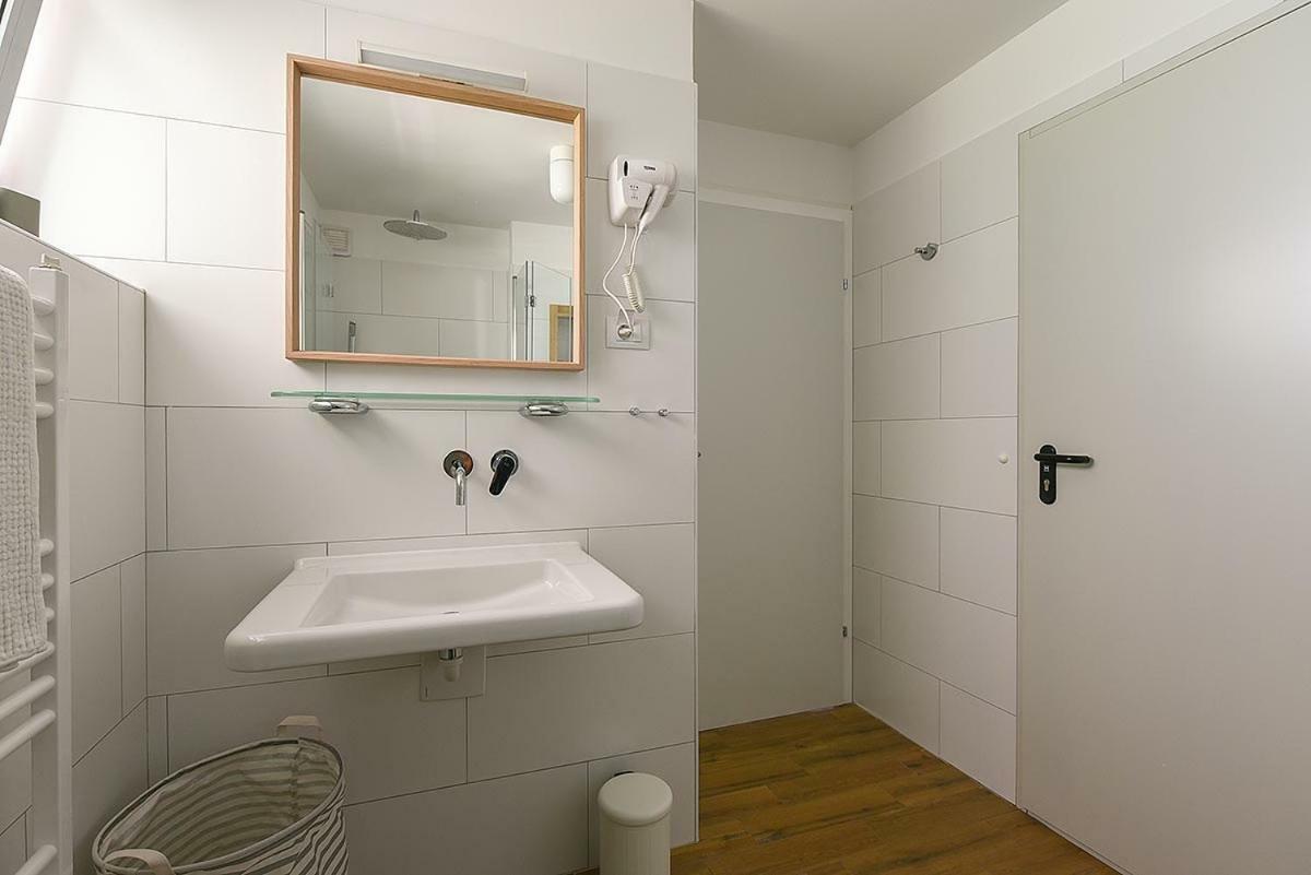 Apartment Balthazar Ровин Екстериор снимка