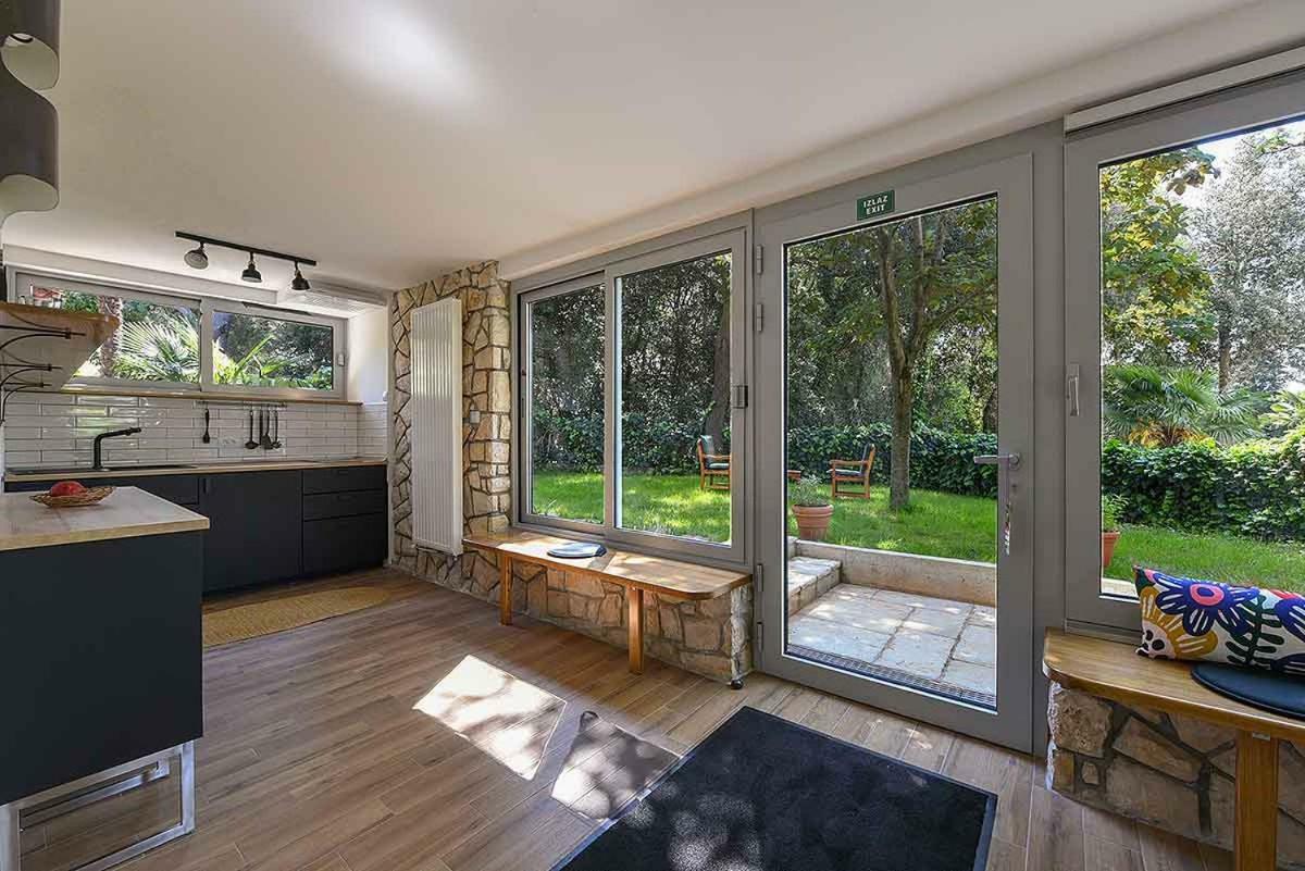 Apartment Balthazar Ровин Екстериор снимка